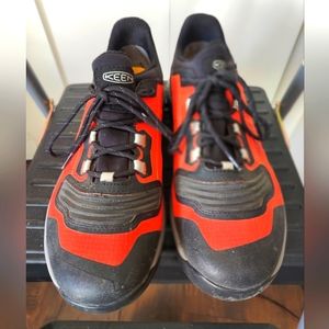 Keen Hiking shoes Size 10 lace up bright orange